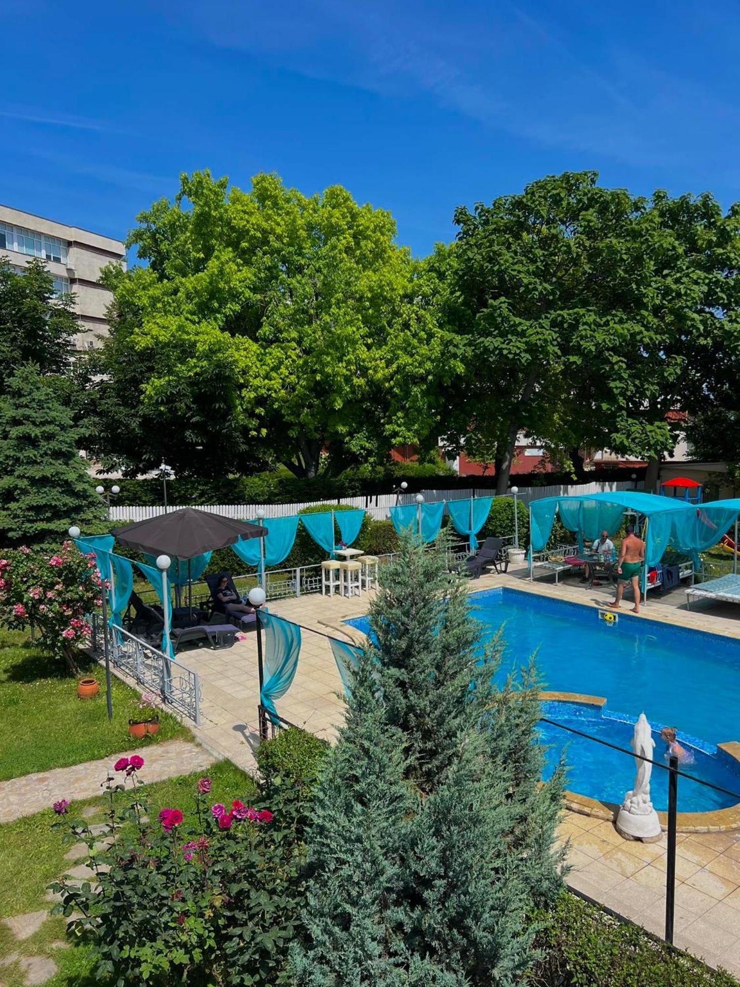 Complex Diva& Bar & Restaurant Apartment