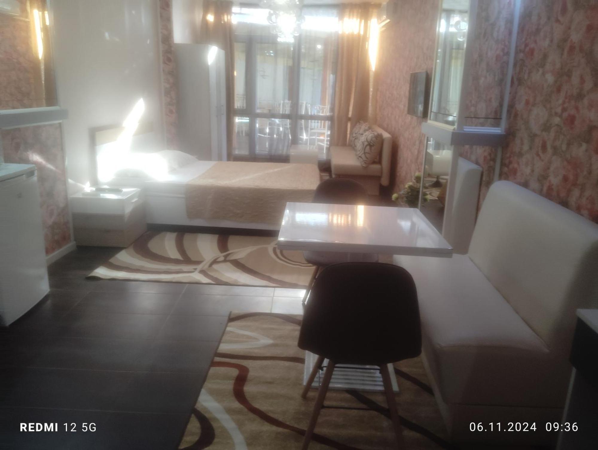 Complex Diva& Bar & Restaurant Apartment
