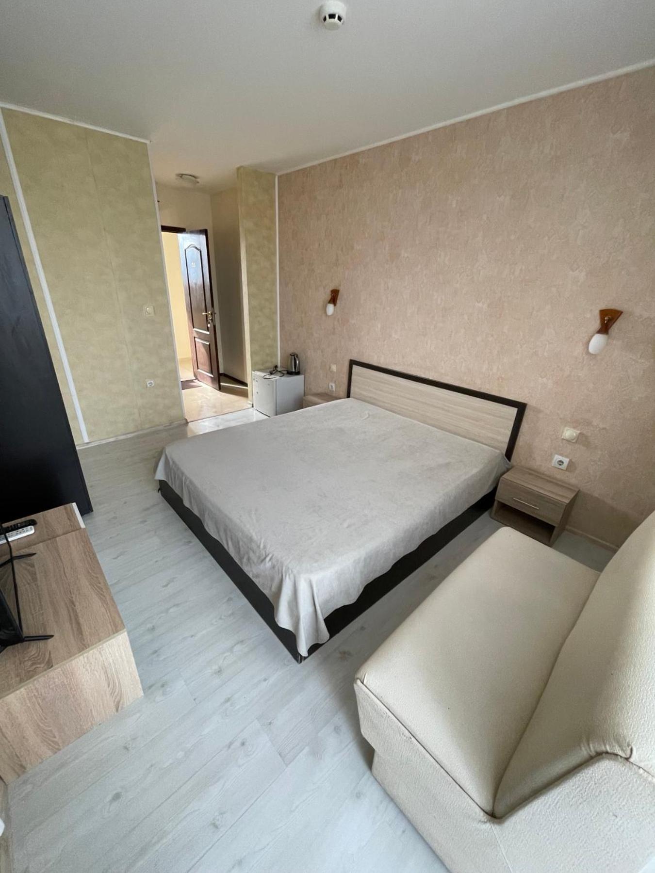 Complex Diva& Bar & Restaurant Apartment Saints Constantine and Helena